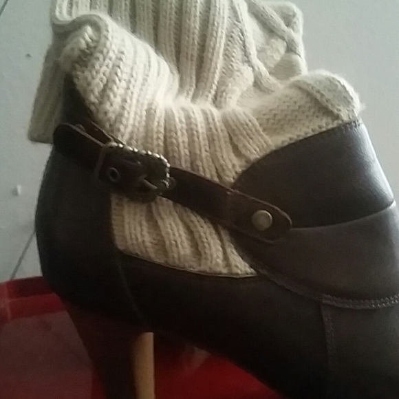 Sweater Boots - Picture 2 of 4